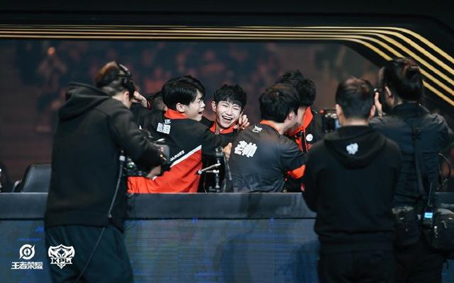 Ryze：s1mple单枪匹马终结了Astralis的辉煌时代